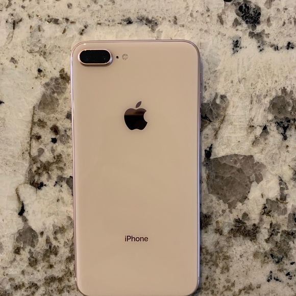 iPhone 8 Plus - Picture 3 of 4